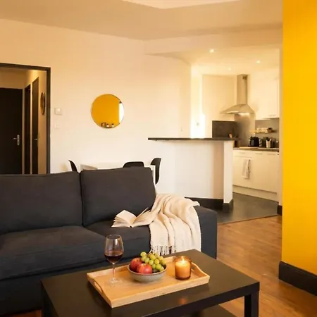 Cozy Apartment, A Short Walk To Place Stan Apartmán